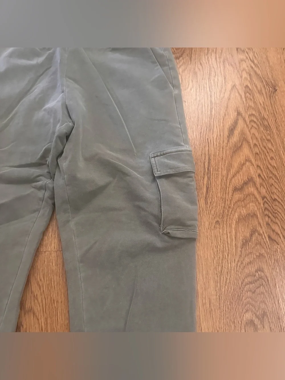 ALO Yoga gray Cargo Jogger Pants cropped size small activewear loungewear